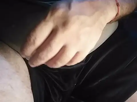 BabyBearMilk's cam snapshot