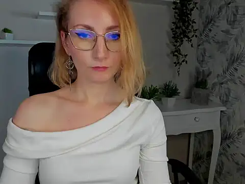 CinderellaMoon's cam snapshot