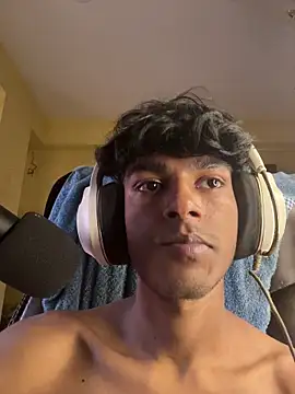 RavenKisses live sex cam