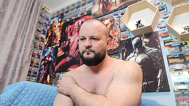 Muscle_Bear's cam snapshot