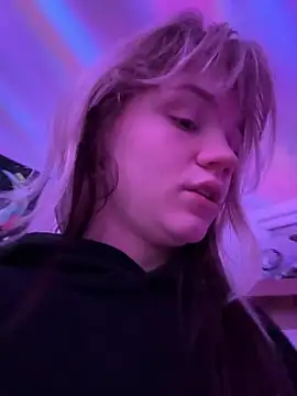 Cutiepiespanks's cam snapshot