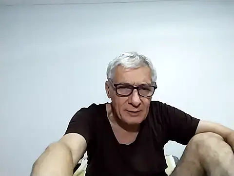 BIGUNCUTHARDCOCK live sex cam