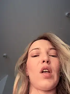 Adelina0001 live sex cam