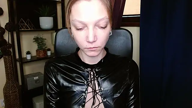 EmillyPlay live sex cam