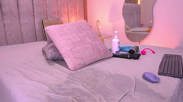 violeta_aroca's cam snapshot