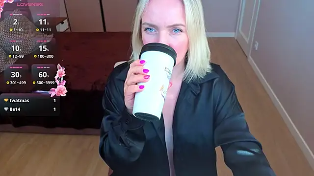 MonikaFoxys live sex cam