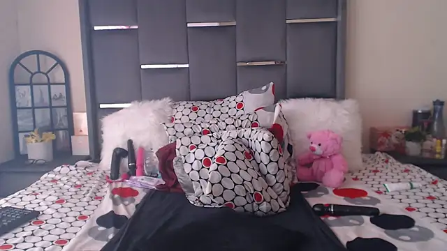 LaCaramellaChocolatia live sex cam