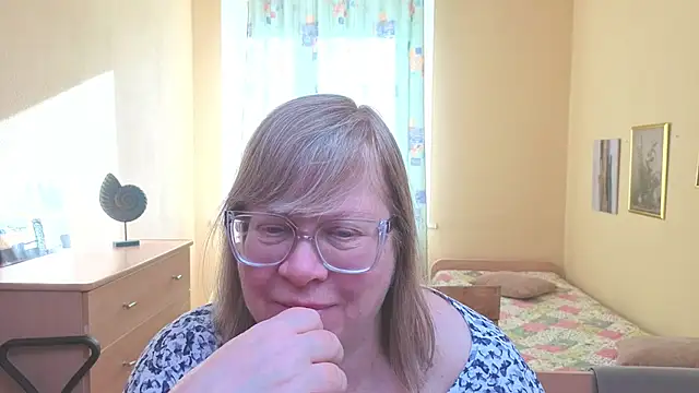 Emma_Eclipsee's cam snapshot