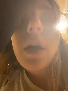 kate_nicepops999114's cam snapshot