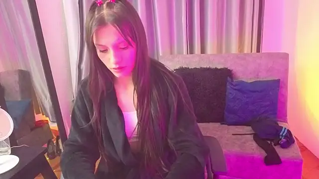 TiinaJonus_'s cam snapshot