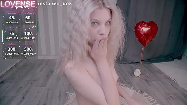 Careful_i_bite's cam snapshot