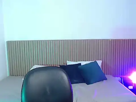 aura_bella_'s cam snapshot