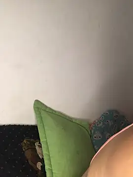 luisahot_9727's cam snapshot