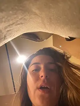 kate_nicepops999114's cam snapshot