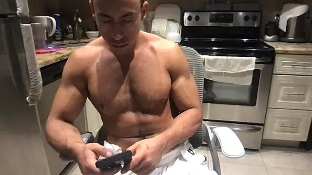 BigGuyMuscle's cam snapshot