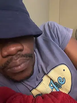 BigAndBeaut's cam snapshot