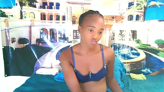 EbonyCreamy69's cam snapshot