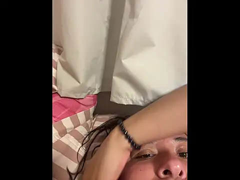 Nailealipsglossy's cam snapshot