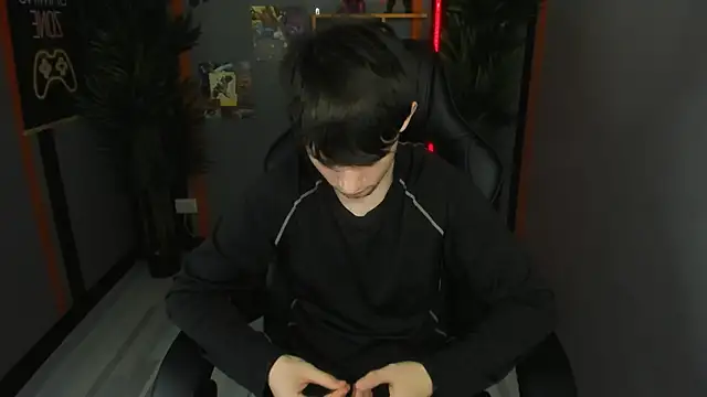 AlejandroEllias live sex cam