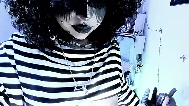 kuromi69's cam snapshot