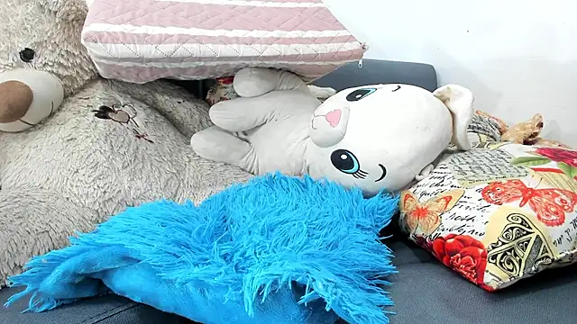 mishell-'s cam snapshot