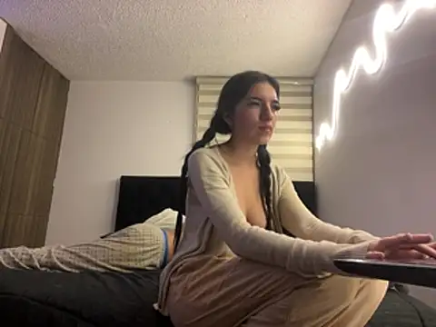 DesireLuxe live sex cam