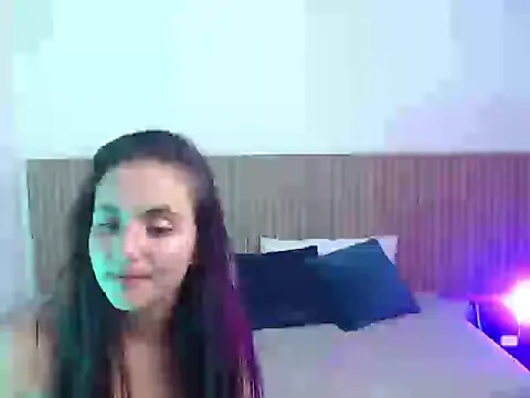 aura_bella_ live sex cam