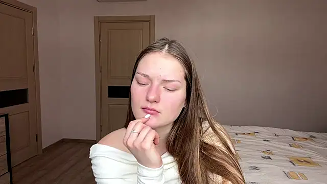 Milayouknow's cam snapshot