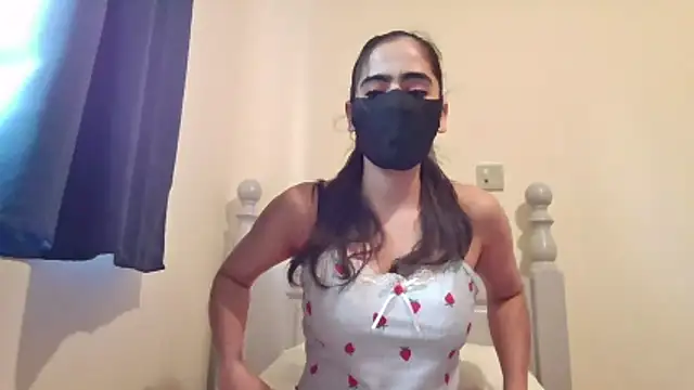 EchoicUlama live sex cam