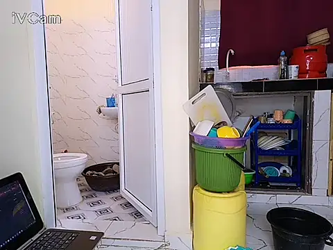 Horny_wifey254 live sex cam