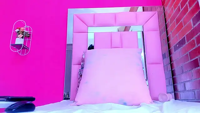 Baby_doll_XOXO live sex cam