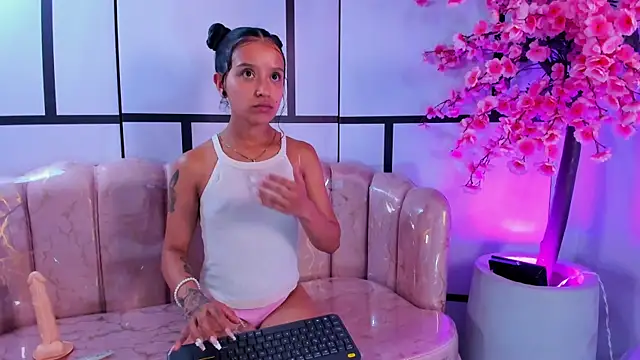 SaraJoness__'s cam snapshot