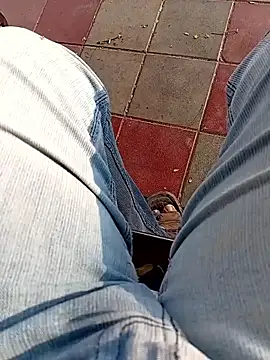 Horny-boyyy live sex cam