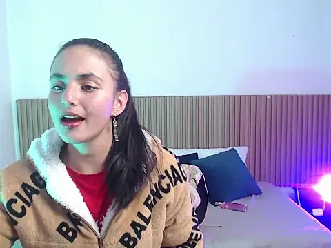 aura_bella_ live sex cam