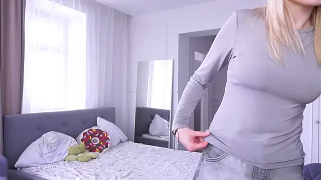 TaraBomstad's cam snapshot