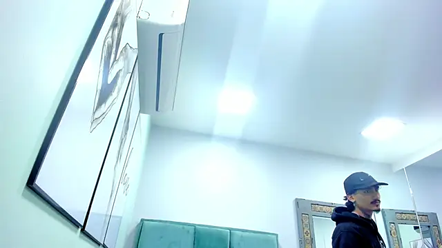 Mr_Strike live sex cam