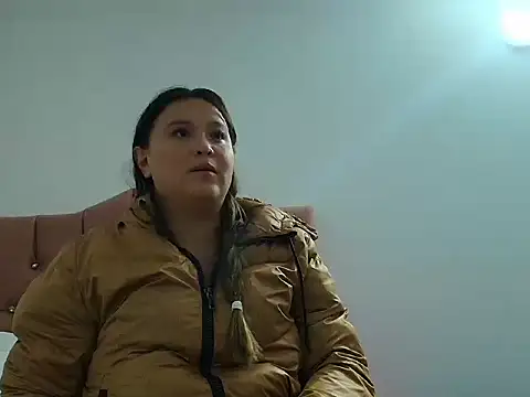 emma_honey__'s cam snapshot