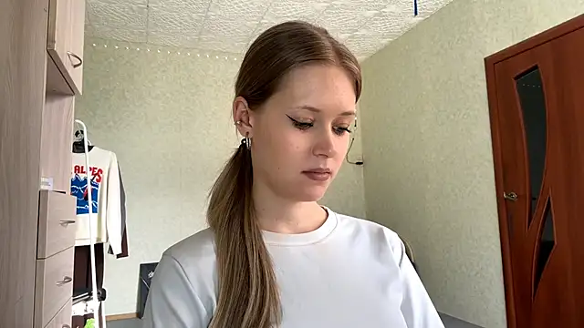 ZaidaSchwarten's cam snapshot