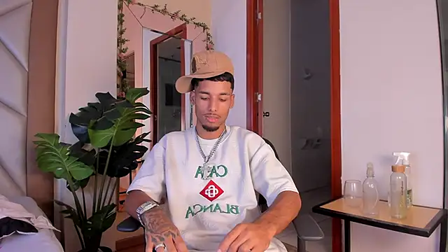 Thiagoferreti live sex cam