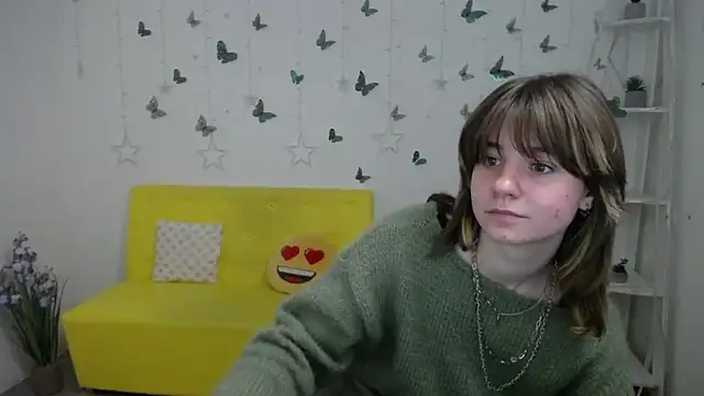 AnnaWest_'s cam snapshot