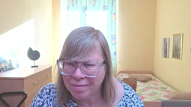 Emma_Eclipsee's cam snapshot