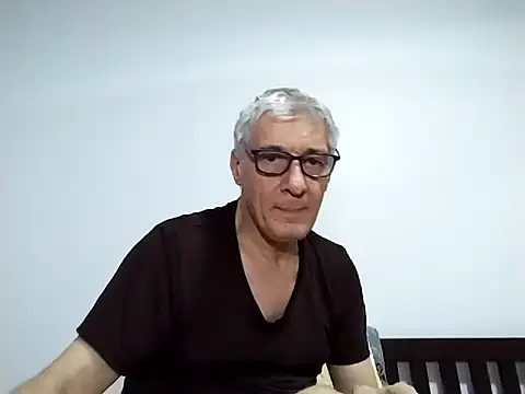 BIGUNCUTHARDCOCK live sex cam