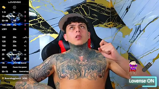 Kevin22_222 live sex cam