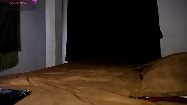 DaraKat18 live sex cam