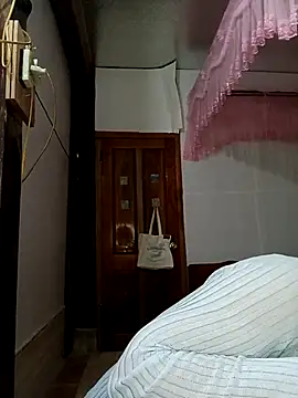 Feeling-hot live sex cam