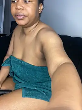 GoldenAss07's cam snapshot