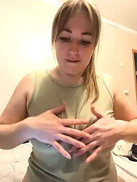 YourSweetRi's cam snapshot