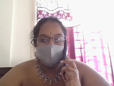 hootypriya's cam snapshot