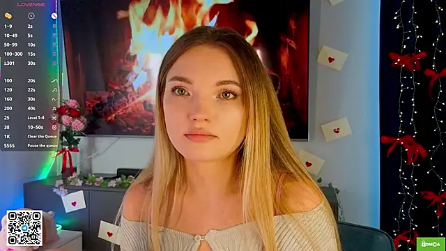 JulieLupo's cam snapshot