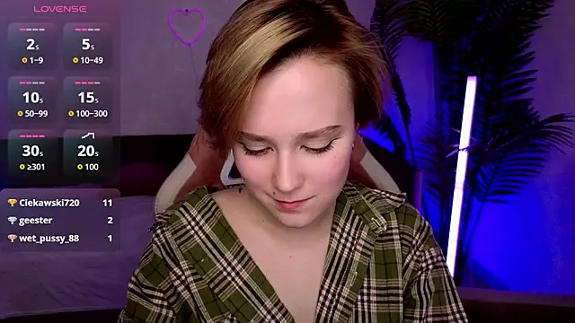 Ellie_Heavenly's cam snapshot